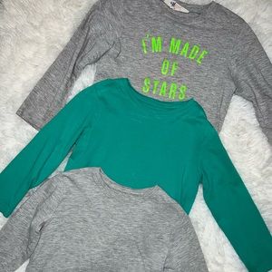 Bundle of boys long sleeves all 3 together smoke free home 🚭 size 4-6 H&M